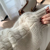 Women's Oversized Cable Knit Sweater — Warm Autumn Jumper